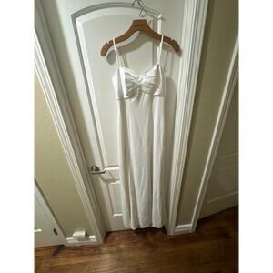 David's Bridal DB Studio Ivory Size 0 Satin Crepe Empire Sheath Wedding Dress